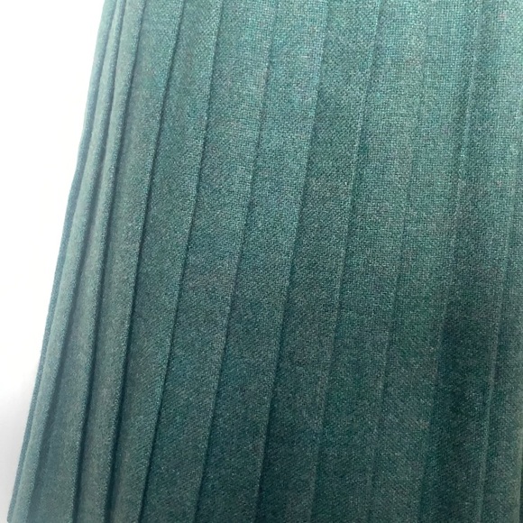 Green Pleated Wool Kilt - Picture 5 of 5